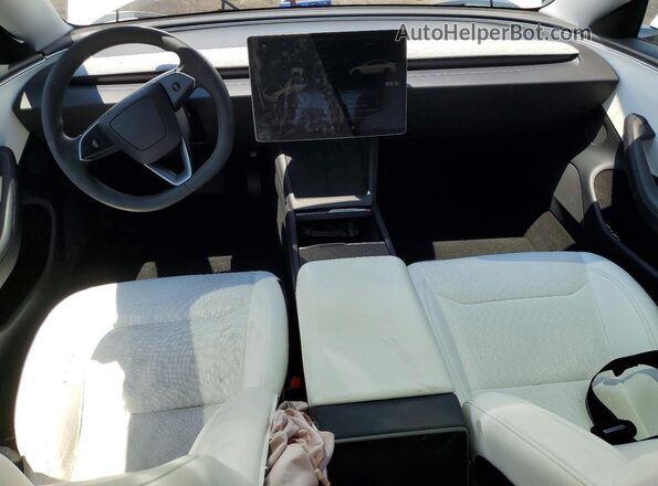 5YJ3E1EB2SF953098 2025 TESLA MODEL Белый Вид панели приборов