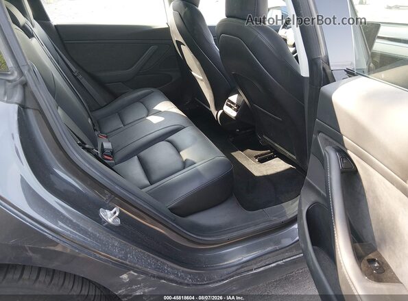 5YJ3E1EB3JF132302 2018 TESLA MODEL 3 Black VIN կոդի պիտակի տեսք
