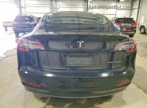 5YJ3E1EB3JF186697 2018 TESLA MODEL Black Widok z tyłu