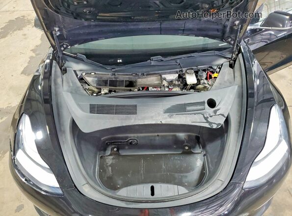 5YJ3E1EB3JF186697 2018 TESLA MODEL Black Widok wnętrza z tyłu