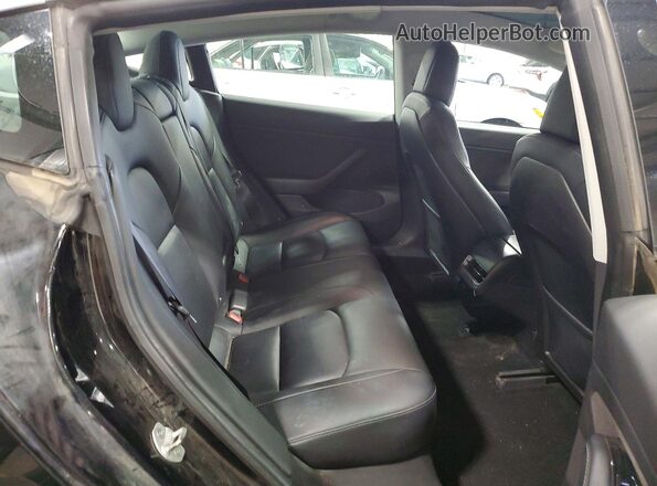 5YJ3E1EB3JF186697 2018 TESLA MODEL Black Widok tylnych siedzeń