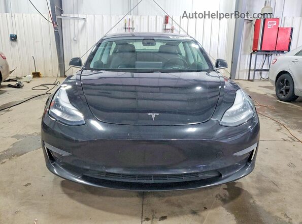 5YJ3E1EB3JF186697 2018 TESLA MODEL Black Widok z przodu