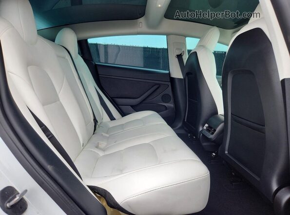 5YJ3E1EB3NF272968 2022 TESLA MODEL White Vista de los asientos traseros