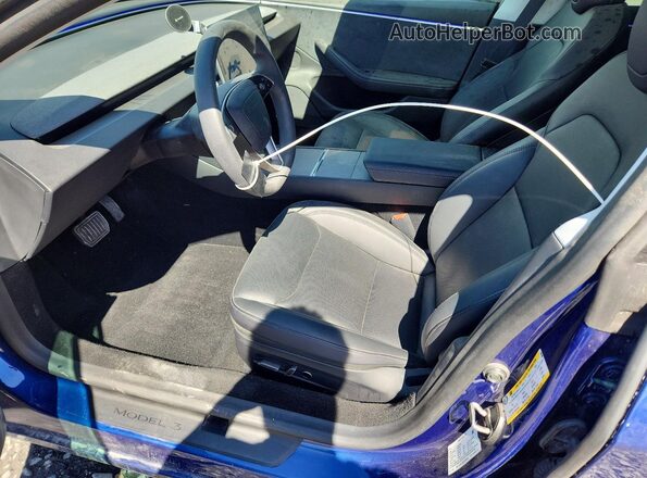 5YJ3E1EB3RF809490 2024 TESLA MODEL Синий Вид салона спереди