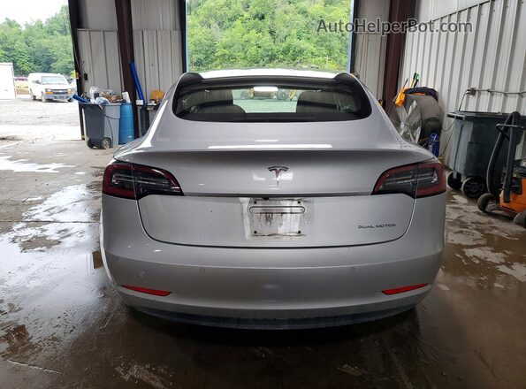 5YJ3E1EB4JF091114 2018 TESLA MODEL Silver უკანა ხედი