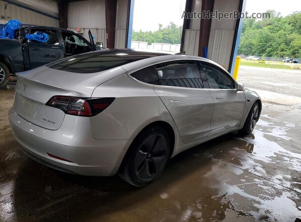 5YJ3E1EB4JF091114 2018 TESLA MODEL Silver უკანა მარჯვენა