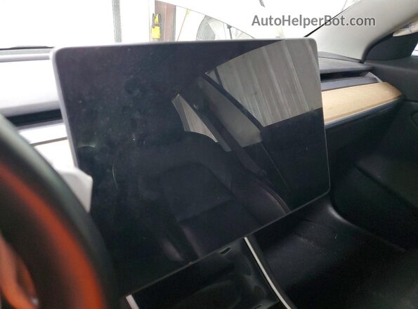 5YJ3E1EB4JF091114 2018 TESLA MODEL Silver ხელსაწყოთა პანელის ხედი