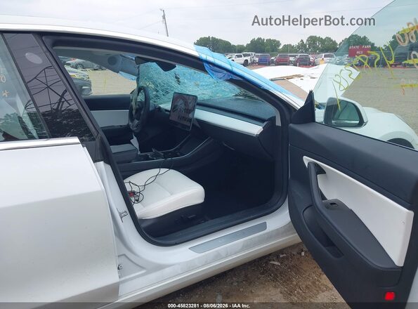 5YJ3E1EB4JF097978 2018 TESLA MODEL 3 White Սալոնի դիմացի տեսք