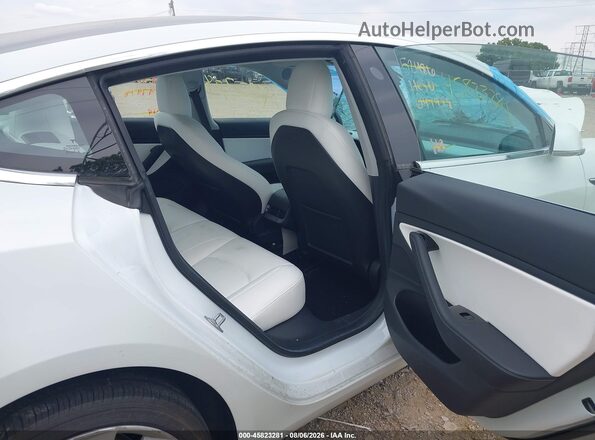 5YJ3E1EB4JF097978 2018 TESLA MODEL 3 White VIN կոդի պիտակի տեսք