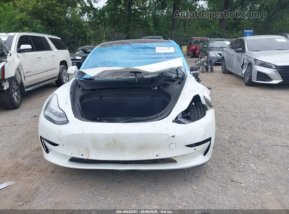 5YJ3E1EB4JF097978 2018 TESLA MODEL 3 White Հետևի տեսք