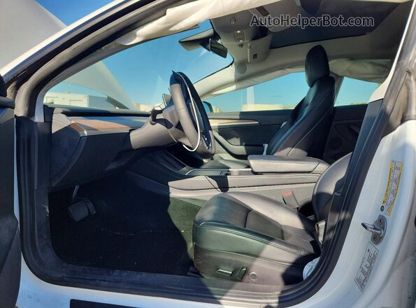 5YJ3E1EB4MF015414 2021 TESLA MODEL White Вид салону спереду