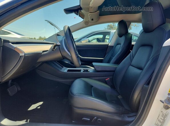 5YJ3E1EB4MF902253 2021 TESLA MODEL White Widok wnętrza z przodu