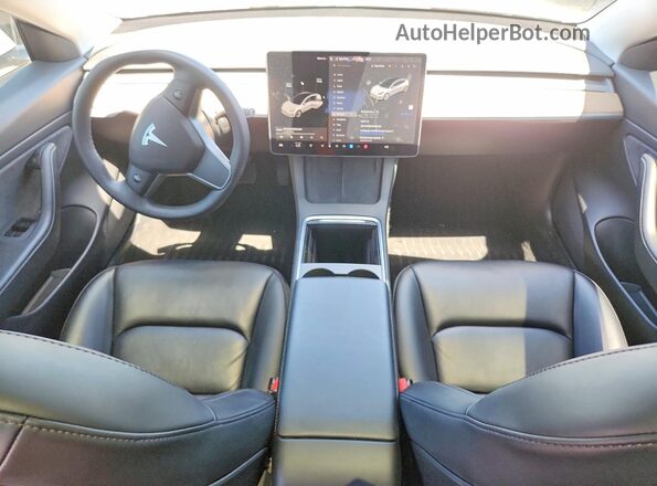 5YJ3E1EB4MF902253 2021 TESLA MODEL White Widok deski rozdzielczej