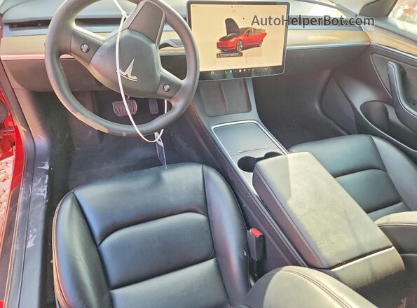 5YJ3E1EB4NF289679 2022 TESLA MODEL Красный Вид панели приборов