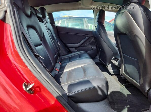 5YJ3E1EB5JF146136 2018 TESLA MODEL Красный Вид задних сидений