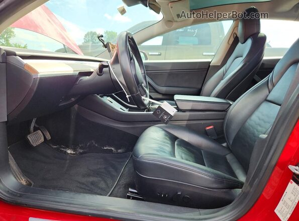 5YJ3E1EB5JF146136 2018 TESLA MODEL Красный Вид салона спереди