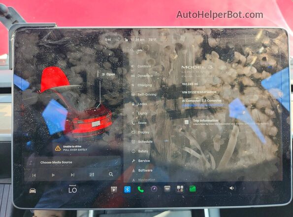 5YJ3E1EB5JF146136 2018 TESLA MODEL Красный Вид щитка приборов