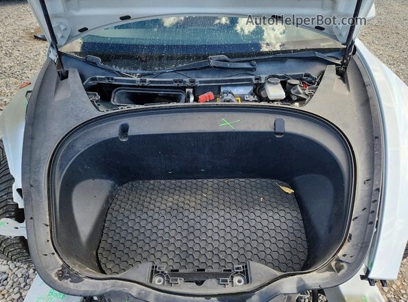 5YJ3E1EB5LF711438 2020 TESLA MODEL White უკანა სალონის ხედი