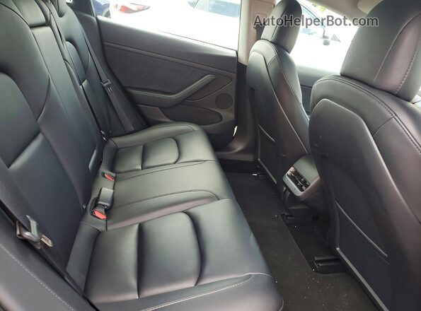 5YJ3E1EB5NF253323 2022 TESLA MODEL Gray Widok tylnych siedzeń