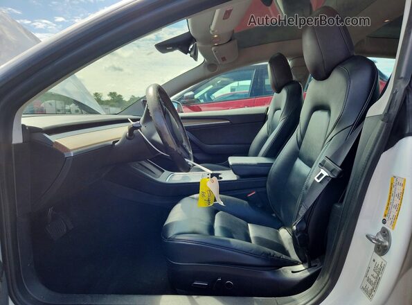 5YJ3E1EB5NF285804 2022 TESLA MODEL White Вид салону спереду