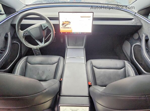 5YJ3E1EB5SF939096 2025 TESLA MODEL Серебряный Вид панели приборов