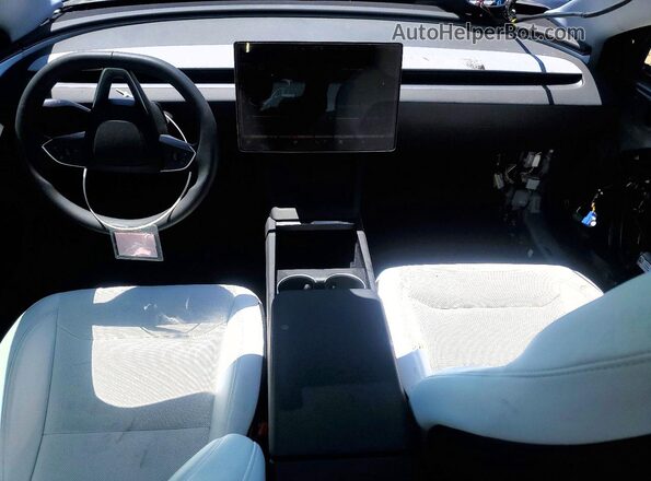 5YJ3E1EB5TF159732 2026 TESLA MODEL Charcoal Vista del salpicadero