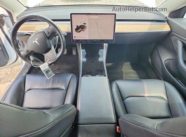 5YJ3E1EB6JF067171 2018 TESLA MODEL White Dashboard view