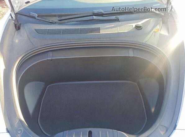 5YJ3E1EB6KF199574 2019 TESLA MODEL White Vista interior trasera