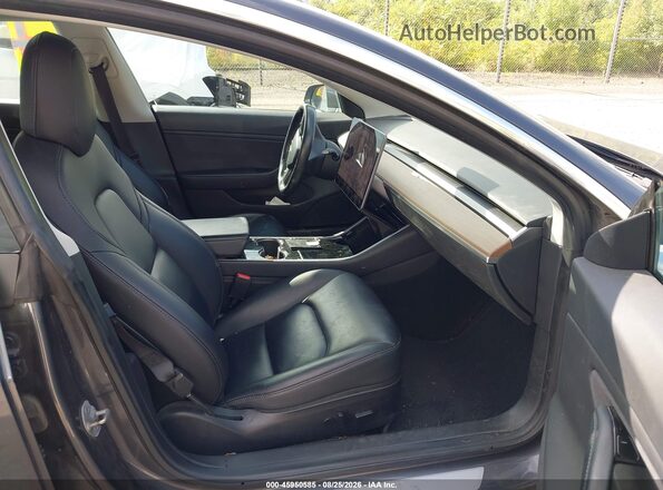 5YJ3E1EB7JF129080 2018 TESLA MODEL 3 Gray Vista interior delantera