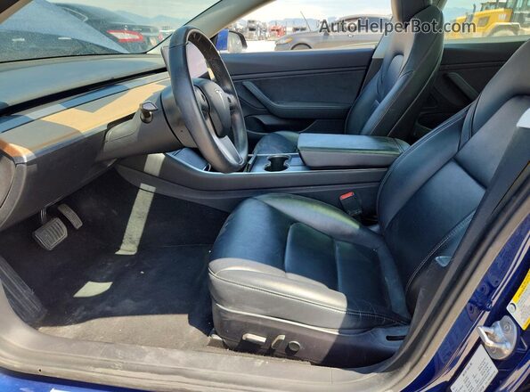 5YJ3E1EB7KF433138 2019 TESLA MODEL Blue Widok wnętrza z przodu