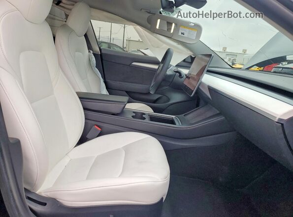 5YJ3E1EB7MF060444 2021 TESLA MODEL Black Front interior view