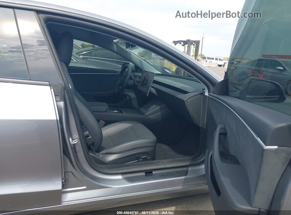 5YJ3E1EB7SF937298 2025 TESLA MODEL 3 Gray Widok wnętrza z przodu