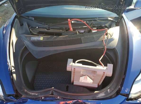5YJ3E1EB8JF063641 2018 TESLA MODEL Blue Սալոնի հետևի տեսք