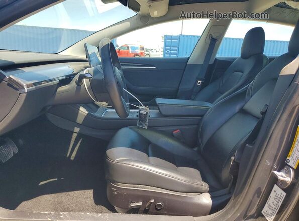 5YJ3E1EB8NF186426 2022 TESLA MODEL Gray Vista interior delantera