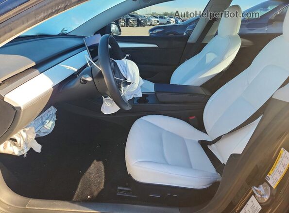 5YJ3E1EB8NF203063 2022 TESLA MODEL Черный Вид салона спереди