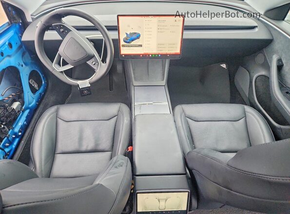 5YJ3E1EB8RF795585 2024 TESLA MODEL Синий Вид панели приборов