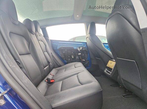 5YJ3E1EB8RF795585 2024 TESLA MODEL Синий Вид задних сидений