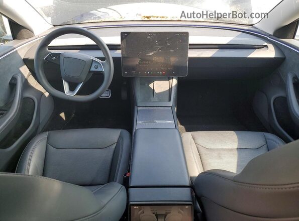 5YJ3E1EB8RF836779 2024 TESLA MODEL Черный Вид панели приборов