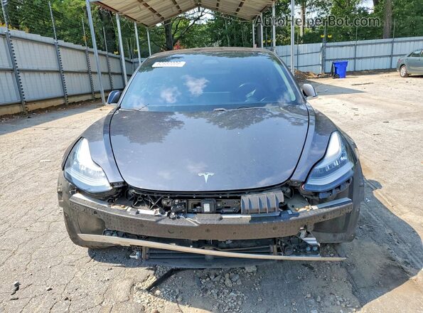 5YJ3E1EB9JF093182 2018 TESLA MODEL Gray Դիմացի տեսք