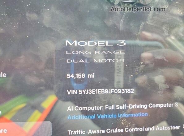 5YJ3E1EB9JF093182 2018 TESLA MODEL Gray Սարքավորումների վահանակի տեսք