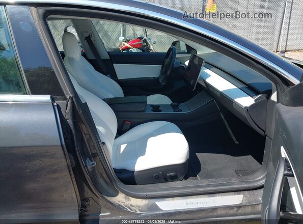5YJ3E1EB9JF097121 2018 TESLA MODEL 3 Серый Вид салона спереди