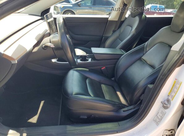 5YJ3E1EB9KF151048 2019 TESLA MODEL White Vista interior delantera