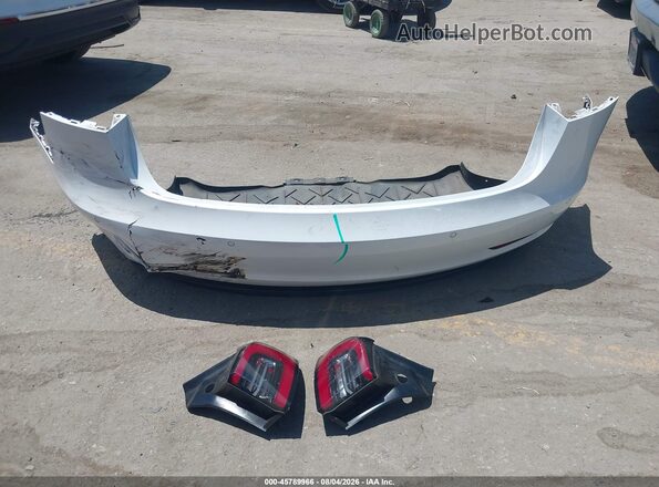 5YJ3E1EB9KF407009 2019 TESLA MODEL 3 White Widok deski rozdzielczej