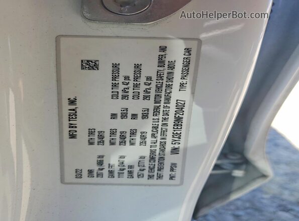5YJ3E1EB9NF204027 2022 TESLA MODEL White Vista del compartimento del motor