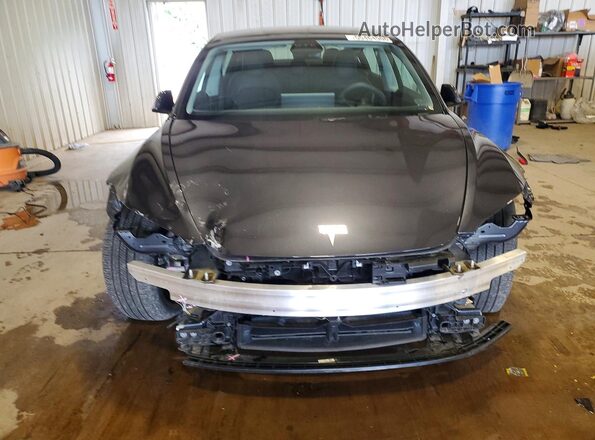 5YJ3E1EB9SF889321 2025 TESLA MODEL Серый Вид спереди