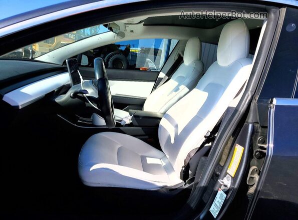 5YJ3E1EBXJF079372 2018 TESLA MODEL Gray Սալոնի դիմացի տեսք