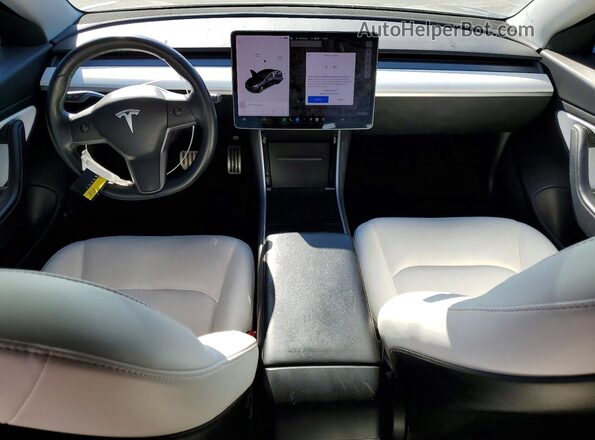 5YJ3E1EBXJF079372 2018 TESLA MODEL Gray Առջևի վահանակի տեսք