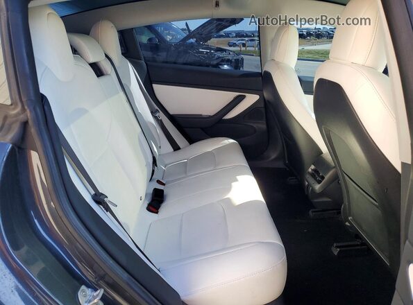 5YJ3E1EBXJF079372 2018 TESLA MODEL Gray Հետևի նստատեղերի տեսք