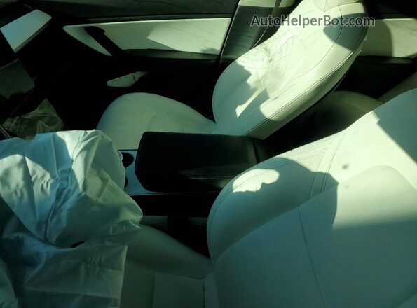 5YJ3E1EBXJF081400 2018 TESLA MODEL Белый Вид щитка приборов