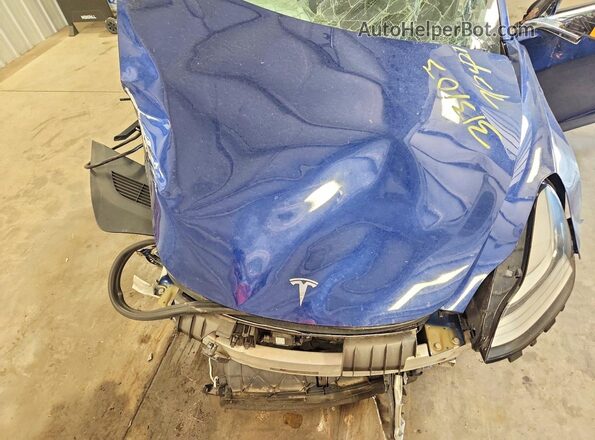 5YJ3E1EBXKF210995 2019 TESLA MODEL Blue Rear interior view